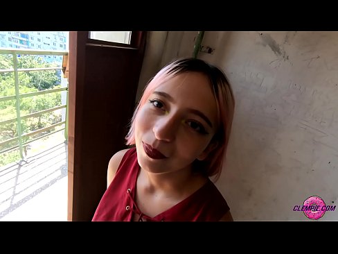 ❤️ 学生Sensual在内陆地区吸食陌生人--在他脸上射精 Fucking video❤